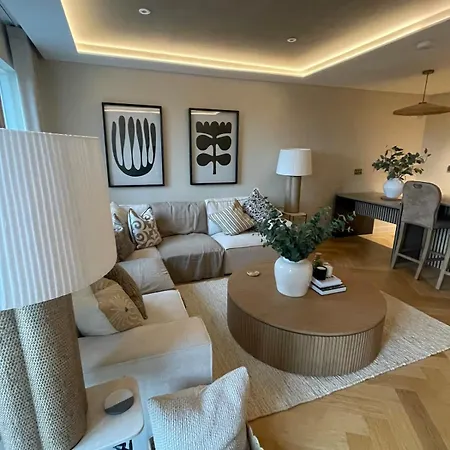 Apartment Kings, Hudson Quarter,