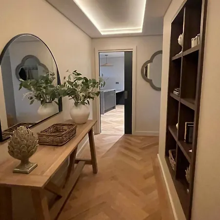 Apartment Kings, Hudson Quarter, *