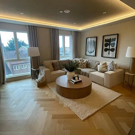 Kings, Hudson Quarter, *